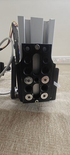 HOT-L Plate mounted to the bottom of the Aluminum profile